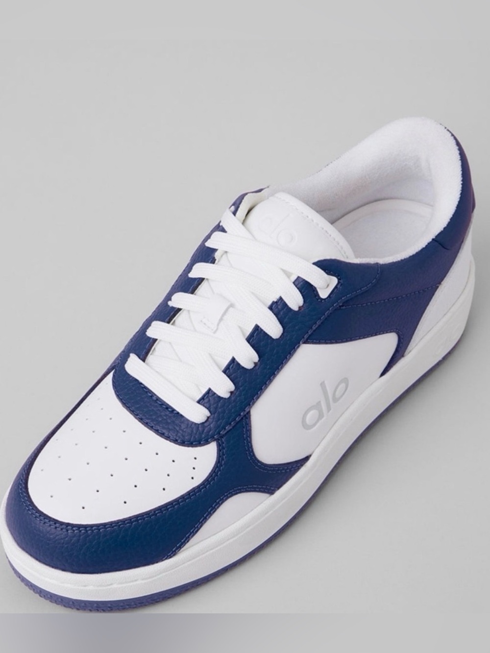 ALO Yoga Recovery Mode Sneaker - Unisex